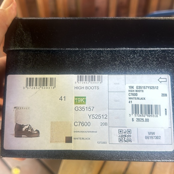 CHANEL Shearling Chain Studded CC High Boots - Picture 15 of 16